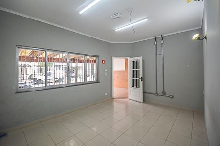 Casa à venda com 192m², 2 quartos e 3 vagas Casa à venda com 192m², 2 quartos e 3 vagasSala