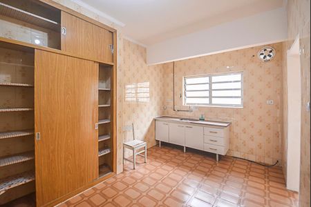 Casa à venda com 192m², 2 quartos e 3 vagas Casa à venda com 192m², 2 quartos e 3 vagasCozinha