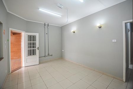 Casa à venda com 192m², 2 quartos e 3 vagas Casa à venda com 192m², 2 quartos e 3 vagasSala