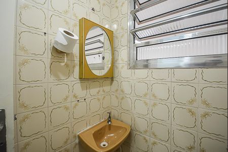 Casa à venda com 192m², 2 quartos e 3 vagas Casa à venda com 192m², 2 quartos e 3 vagasEdícula