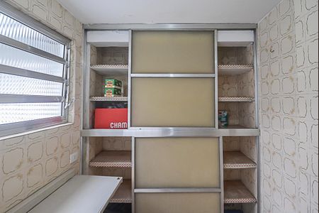 Casa à venda com 192m², 2 quartos e 3 vagas Casa à venda com 192m², 2 quartos e 3 vagasÁrea de Serviço