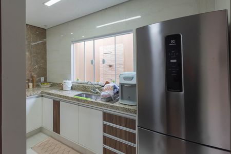 Casa à venda com 80m², 2 quartos e 3 vagas Casa à venda com 80m², 2 quartos e 3 vagasCozinha