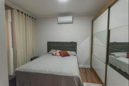 Casa à venda com 80m², 2 quartos e 3 vagas Casa à venda com 80m², 2 quartos e 3 vagasSuíte