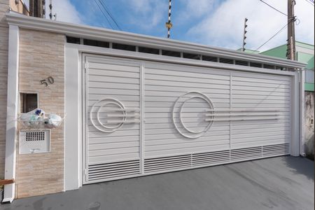 Casa à venda com 80m², 2 quartos e 3 vagas Casa à venda com 80m², 2 quartos e 3 vagasFachada