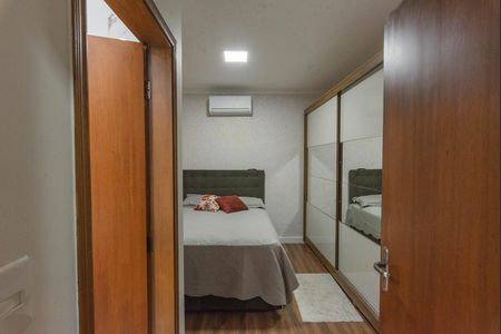 Casa à venda com 80m², 2 quartos e 3 vagas Casa à venda com 80m², 2 quartos e 3 vagasSuíte
