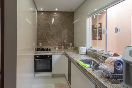 Casa à venda com 80m², 2 quartos e 3 vagas Casa à venda com 80m², 2 quartos e 3 vagasCozinha