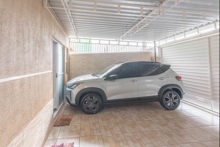 Casa à venda com 80m², 2 quartos e 3 vagas Casa à venda com 80m², 2 quartos e 3 vagasGaragem