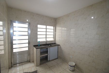 Sala/ Cozinha de casa para alugar com 1 quarto, 40m² em Vila Chuca, São Paulo