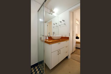 Apartamento para alugar com 80m², 1 quarto e 2 vagasBanheiro da Suíte