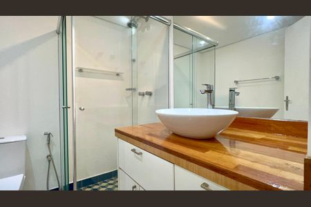 Apartamento para alugar com 79m², 1 quarto e 2 vagas Apartamento para alugar com 79m², 1 quarto e 2 vagasBanheiro da Suíte