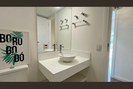 Apartamento para alugar com 79m², 1 quarto e 2 vagas Apartamento para alugar com 79m², 1 quarto e 2 vagasBanheiro