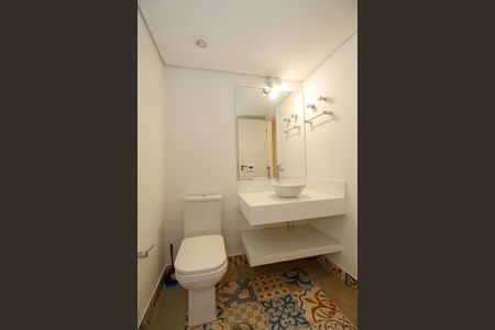 Banheiro Social de apartamento para alugar com 1 quarto, 79m² em Jardim das Bandeiras, São Paulo