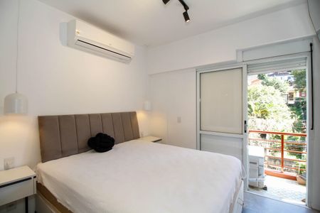 Suíte de apartamento para alugar com 1 quarto, 79m² em Jardim das Bandeiras, São Paulo
