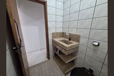 Casa para alugar com 2m², 3 quartos e 1 vaga Casa para alugar com 2m², 3 quartos e 1 vagaBanheiro