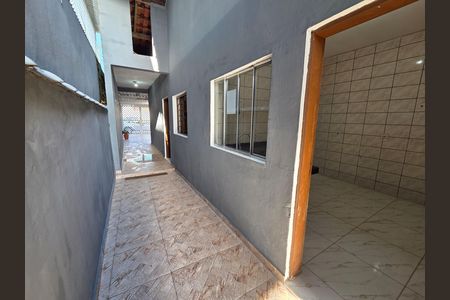 Quintal de casa para alugar com 3 quartos, 2m² em Jardim Melvi, Praia Grande