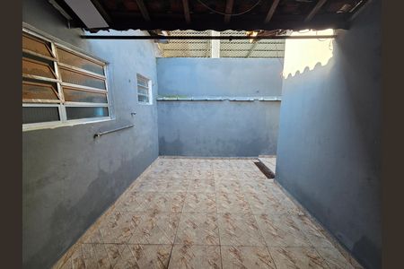 Casa para alugar com 2m², 3 quartos e 1 vaga Casa para alugar com 2m², 3 quartos e 1 vagaÁrea de Serviço