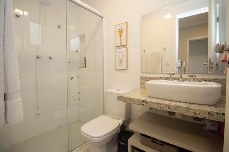 Casa à venda com 180m², 3 quartos e 2 vagasBanheiro da Suíte 2