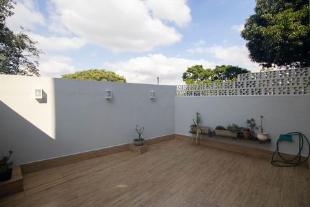 Casa à venda com 180m², 3 quartos e 2 vagasTerraço