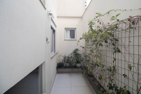 Quintal de casa à venda com 3 quartos, 180m² em Horto Florestal, São Paulo