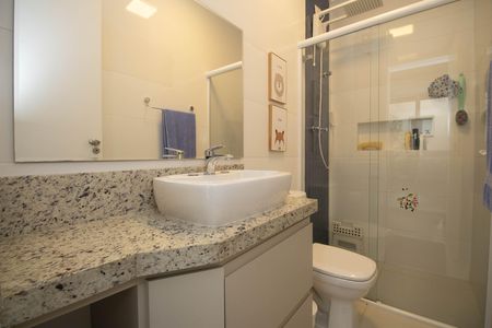 Casa à venda com 180m², 3 quartos e 2 vagasBanheiro da Suíte 1