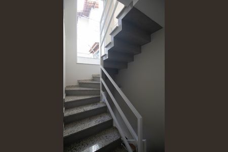 Casa à venda com 180m², 3 quartos e 2 vagasEscada 