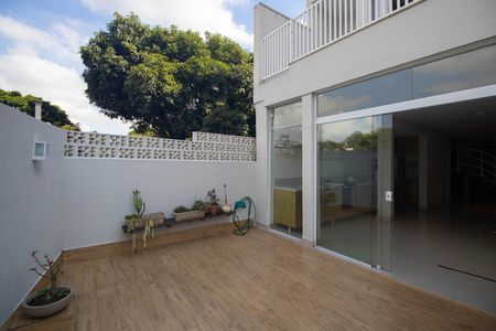 Casa à venda com 180m², 3 quartos e 2 vagasTerraço