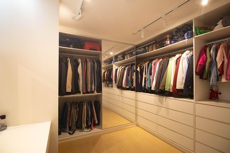 Casa à venda com 180m², 3 quartos e 2 vagasCloset