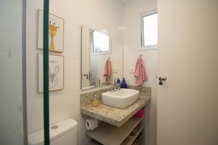 Casa à venda com 180m², 3 quartos e 2 vagasBanheiro da Suíte 2