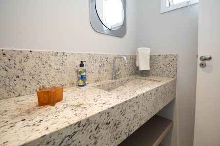 Casa à venda com 180m², 3 quartos e 2 vagasLavabo 