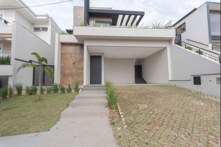 Casa de condomínio para alugar com 248m², 3 quartos e 4 vagas Casa de condomínio para alugar com 248m², 3 quartos e 4 vagasFachada