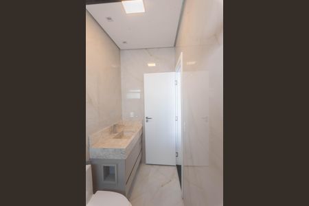 Casa de condomínio para alugar com 248m², 3 quartos e 4 vagas Casa de condomínio para alugar com 248m², 3 quartos e 4 vagasBanheiro da Suíte 3