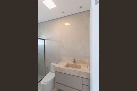 Casa de condomínio para alugar com 248m², 3 quartos e 4 vagas Casa de condomínio para alugar com 248m², 3 quartos e 4 vagasBanheiro da Suíte 3