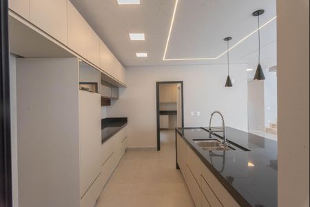 Casa de condomínio para alugar com 248m², 3 quartos e 4 vagas Casa de condomínio para alugar com 248m², 3 quartos e 4 vagasCozinha