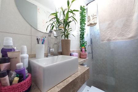 Banheiro de apartamento à venda com 2 quartos, 44m² em Loteamento Parque São Martinho, Campinas