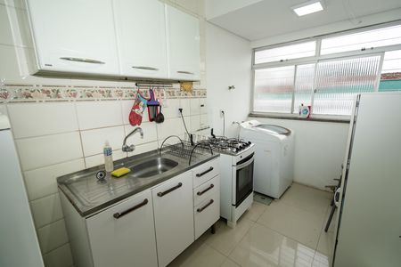 Cozinha de apartamento à venda com 1 quarto, 43m² em Passo D’areia, Porto Alegre
