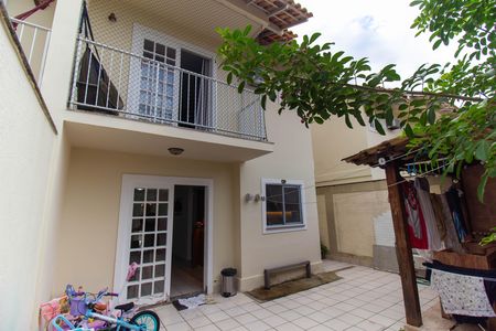 Casa de condomínio à venda com 145m², 4 quartos e 2 vagas