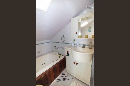Casa de condomínio à venda com 145m², 4 quartos e 2 vagas
