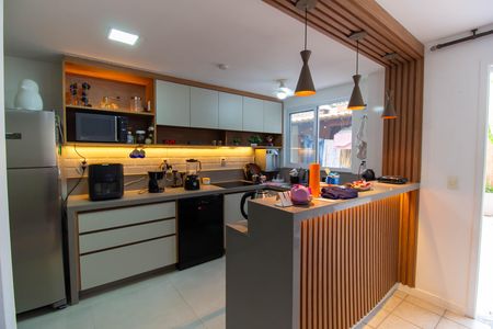 Casa de condomínio à venda com 145m², 4 quartos e 2 vagas