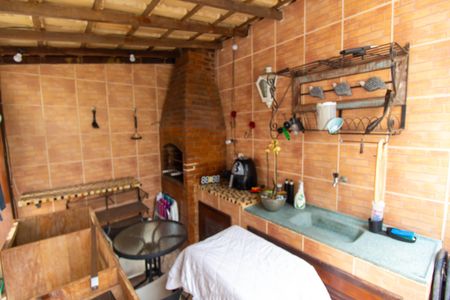 Casa de condomínio à venda com 145m², 4 quartos e 2 vagas