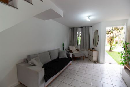 Casa de condomínio à venda com 145m², 4 quartos e 2 vagas