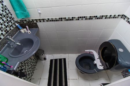 Casa de condomínio à venda com 145m², 4 quartos e 2 vagas