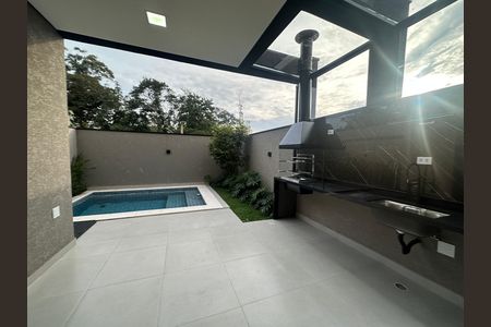 Casa de condomínio à venda com 135m², 3 quartos e 2 vagasChurrasqueira