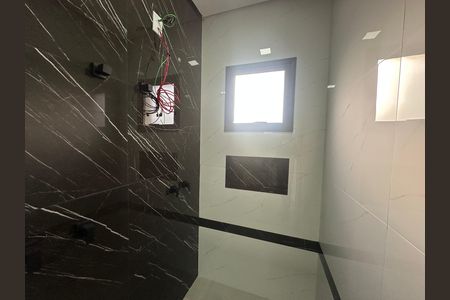 Casa de condomínio à venda com 135m², 3 quartos e 2 vagasBanheiro da Suíte