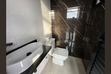 Casa de condomínio à venda com 135m², 3 quartos e 2 vagasBanheiro 2
