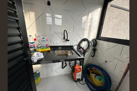 Casa de condomínio à venda com 135m², 3 quartos e 2 vagasÁrea de Serviço