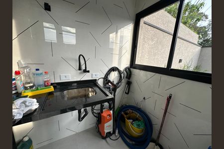 Casa de condomínio à venda com 135m², 3 quartos e 2 vagasÁrea de Serviço
