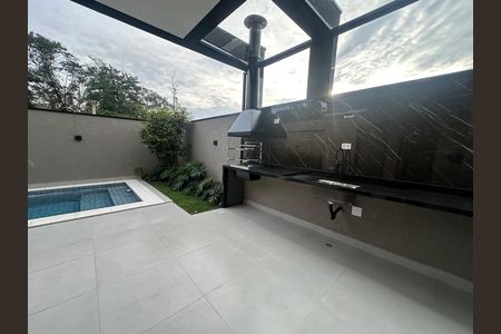 Casa de condomínio à venda com 135m², 3 quartos e 2 vagasChurrasqueira