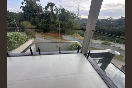 Casa de condomínio à venda com 135m², 3 quartos e 2 vagasVaranda
