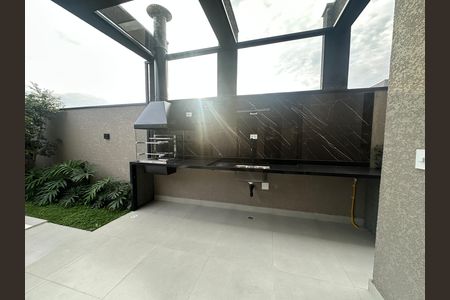 Casa de condomínio à venda com 135m², 3 quartos e 2 vagasChurrasqueira