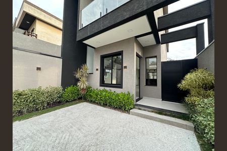 Casa de condomínio à venda com 135m², 3 quartos e 2 vagasFachada